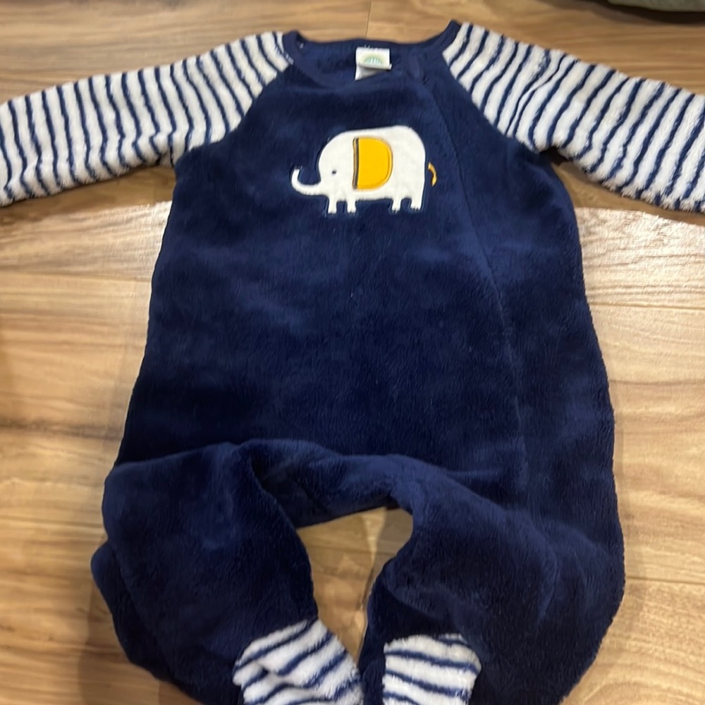 4 pjs size 3 Months